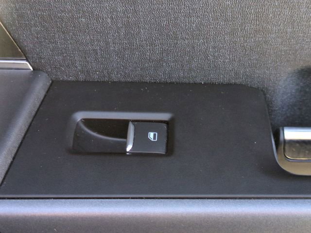 Used 2022 Ford F150 Lariat image 35