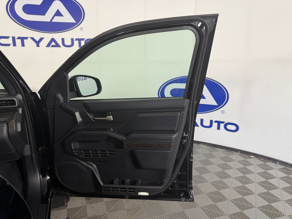 Used 2025 Toyota Tacoma Limited image 15