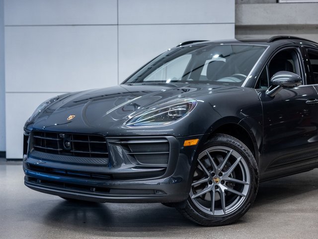Certified 2025 Porsche Macan image 22