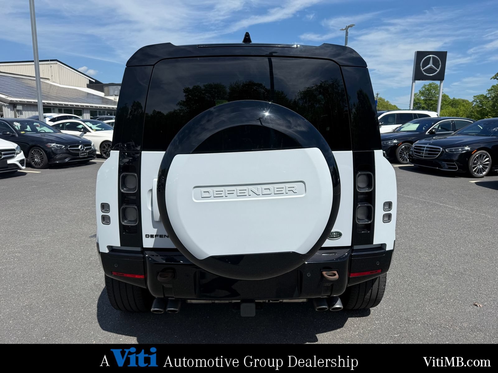 Used 2023 Land Rover Defender 110 V8 AWD/4WD image 7