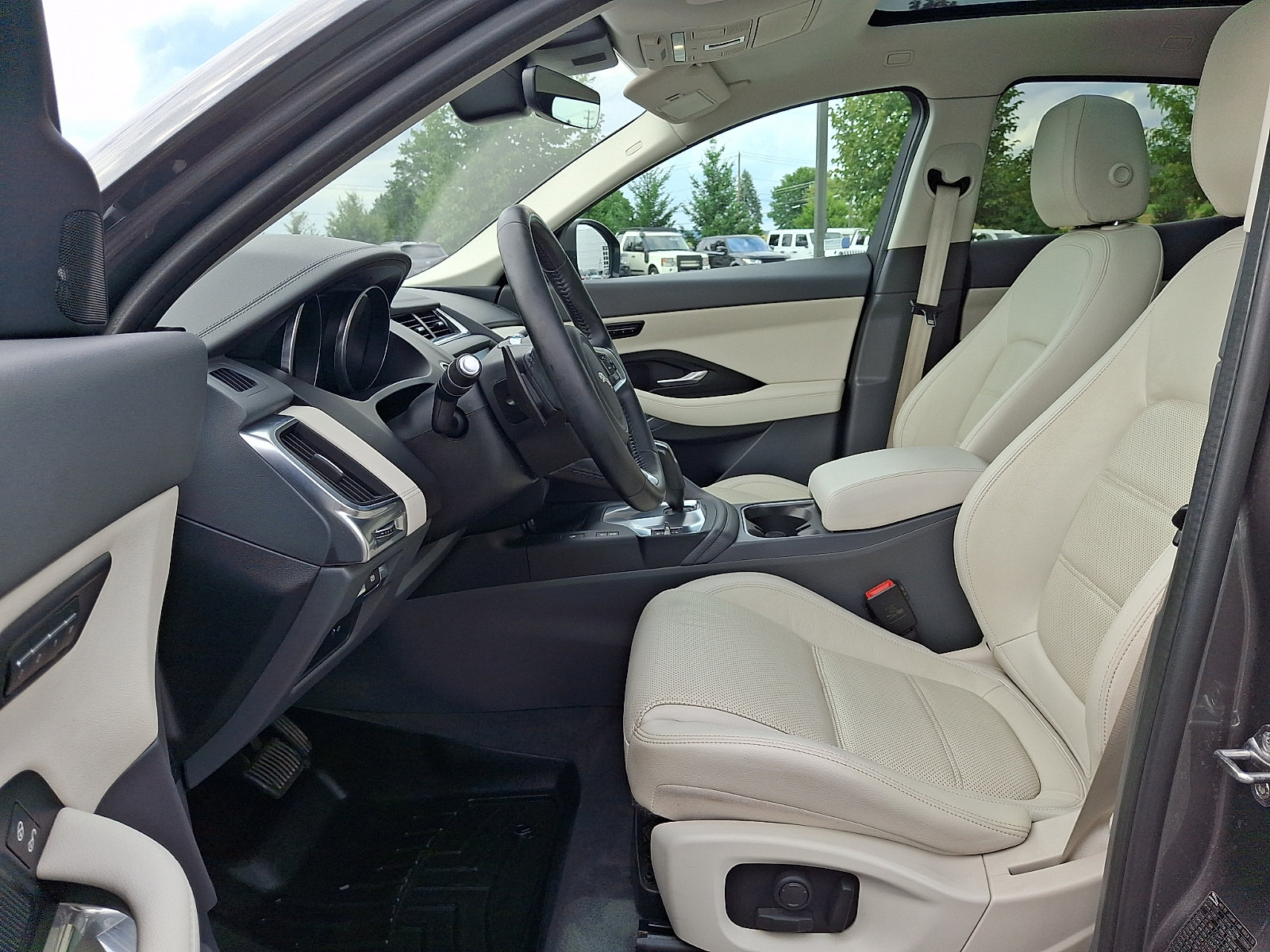 Used 2020 Jaguar E-PACE SE AWD/4WD image 13