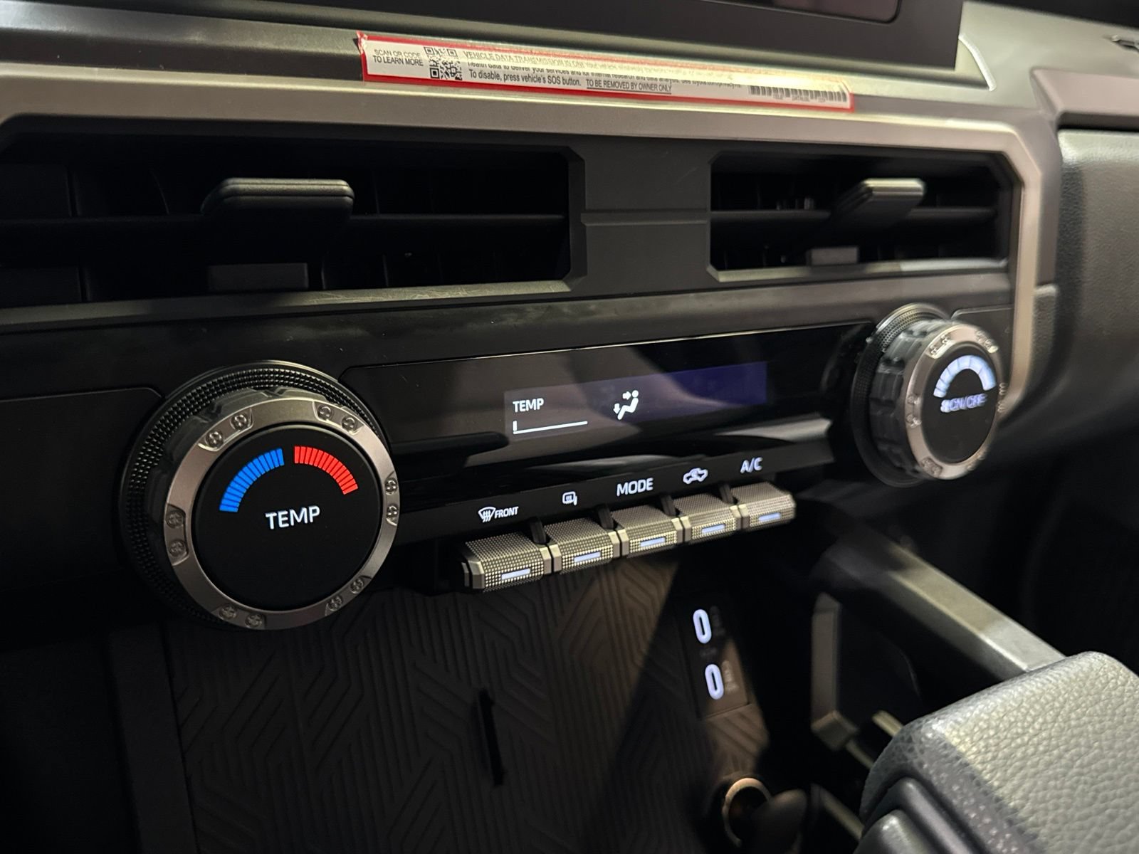 Used 2025 Toyota Tacoma SR5 AWD/4WD image 34