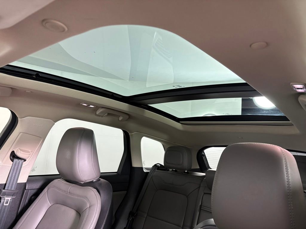 Used 2024 Lincoln Corsair Reserve w/ Equipment Group 202A image 24