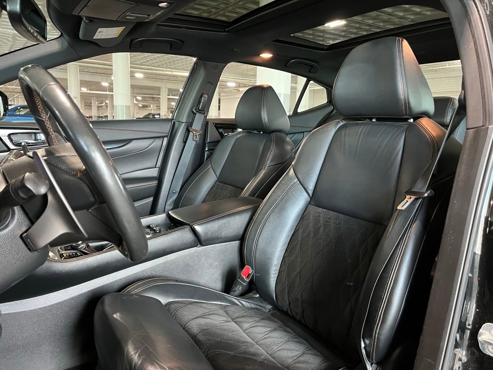 Used 2022 Nissan Maxima SR w/ Sport Mat Group FWD image 16