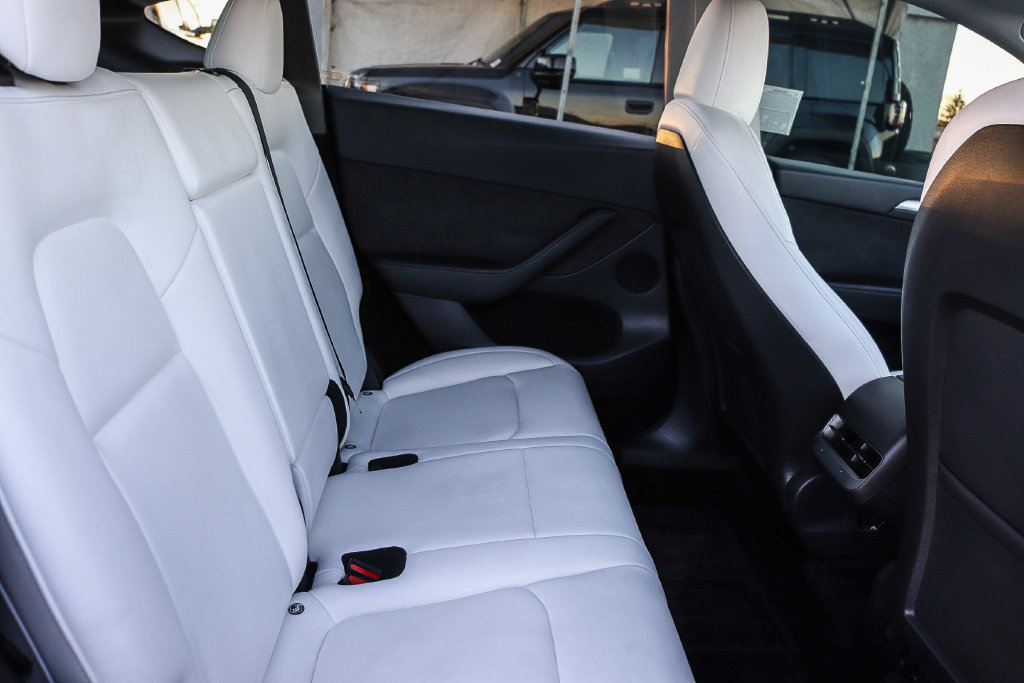 Used 2023 Tesla Model Y Performance AWD/4WD image 19