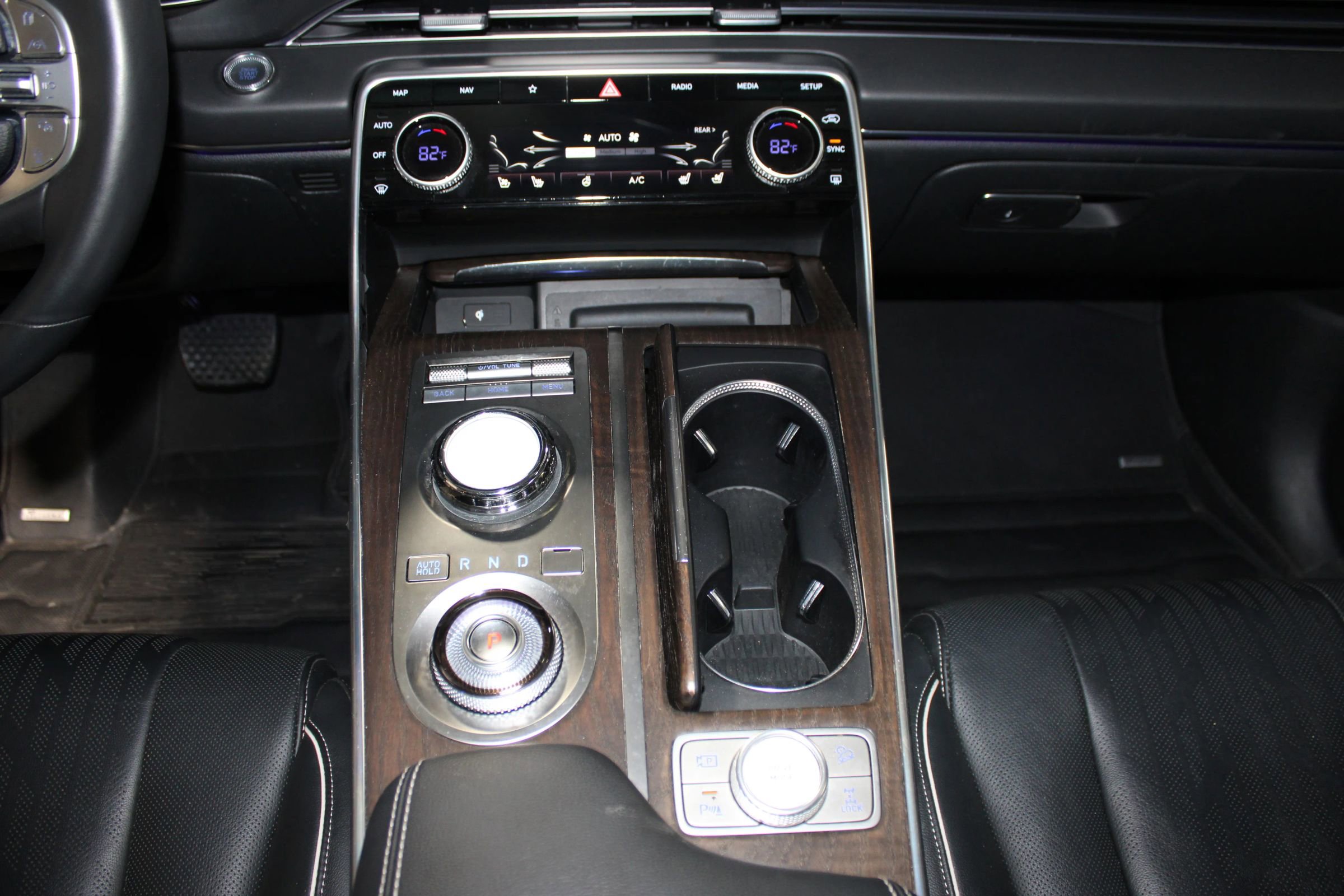 Used 2023 Genesis GV80 2.5T w/ Advanced Package AWD/4WD image 17