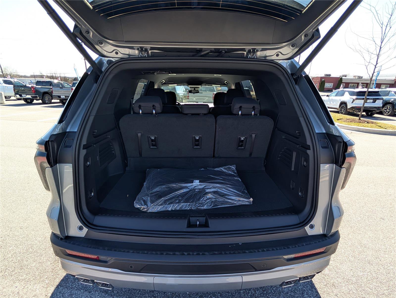 New 2026 Chevrolet Traverse LT image 8