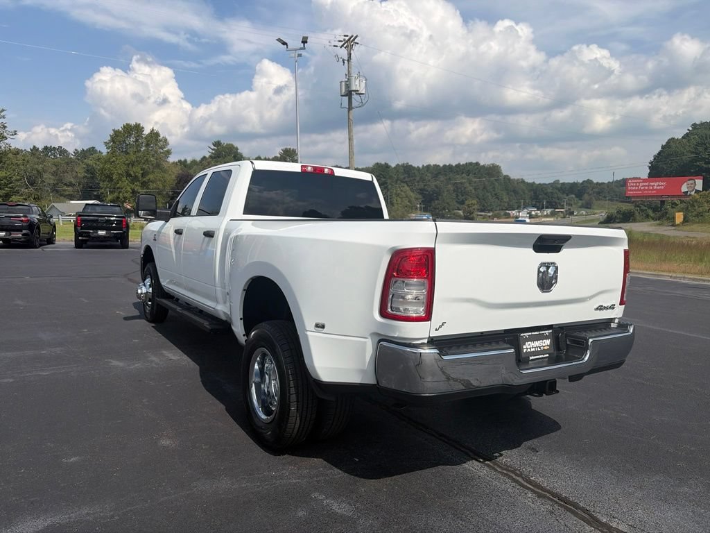 Used 2024 RAM 3500 Tradesman w/ Chrome Appearance Group AWD/4WD image 7