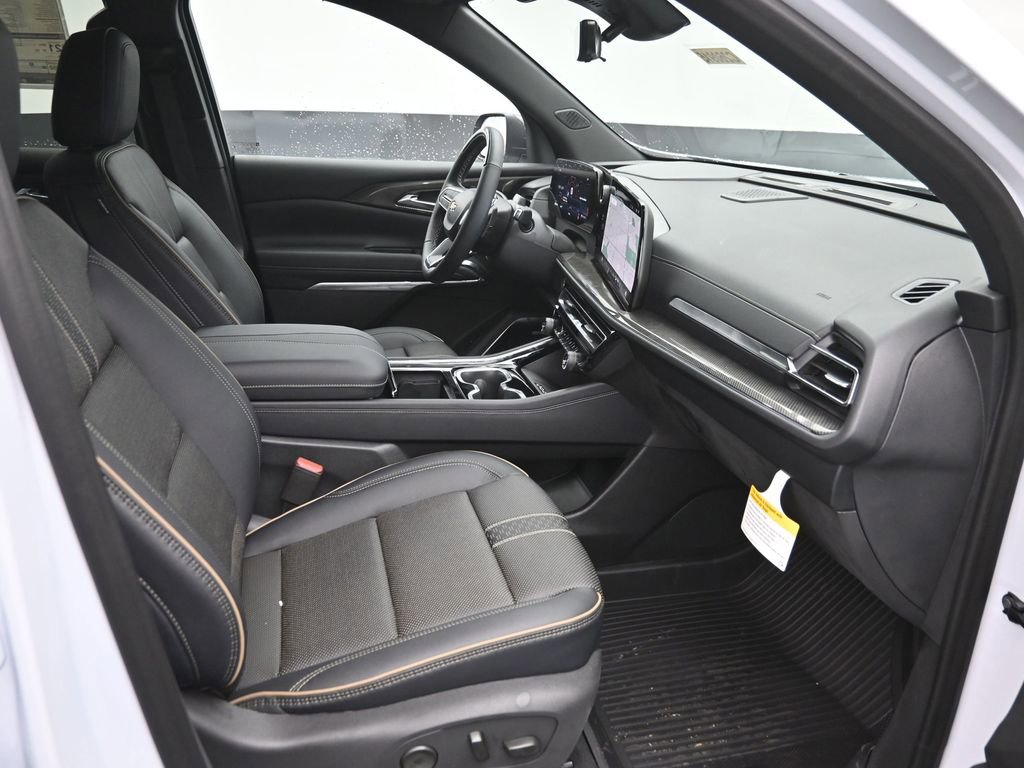 New 2026 Chevrolet Traverse High Country w/ LPO, Floor Liner Package AWD/4WD image 7