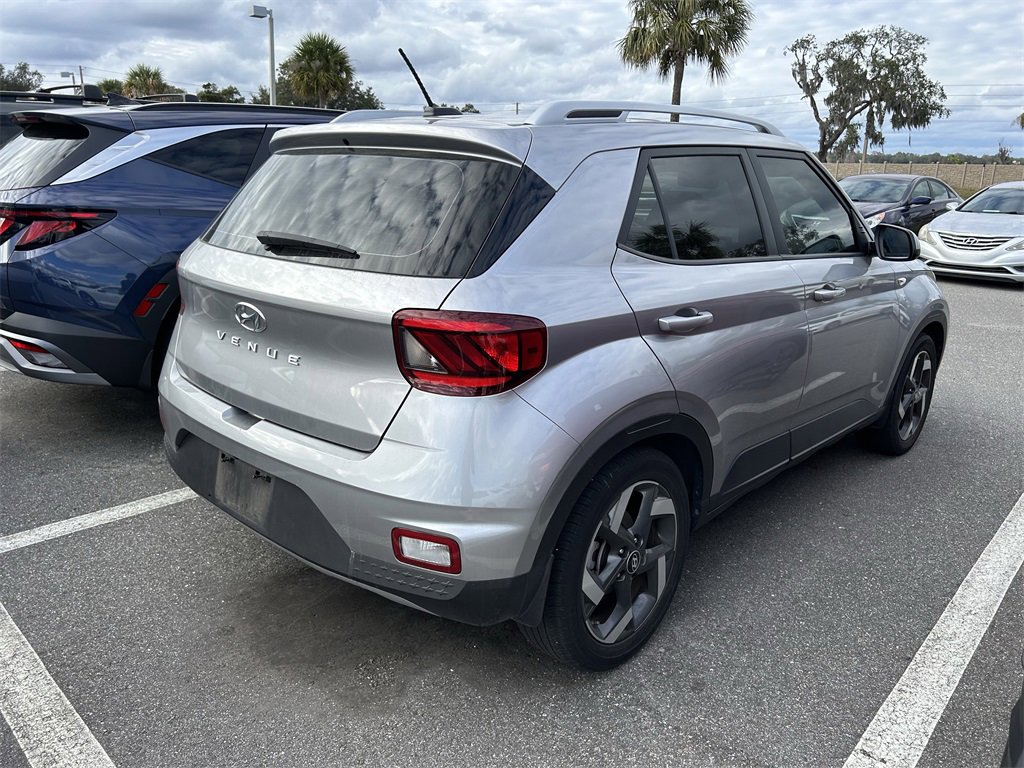 Certified 2023 Hyundai Venue SEL image 2