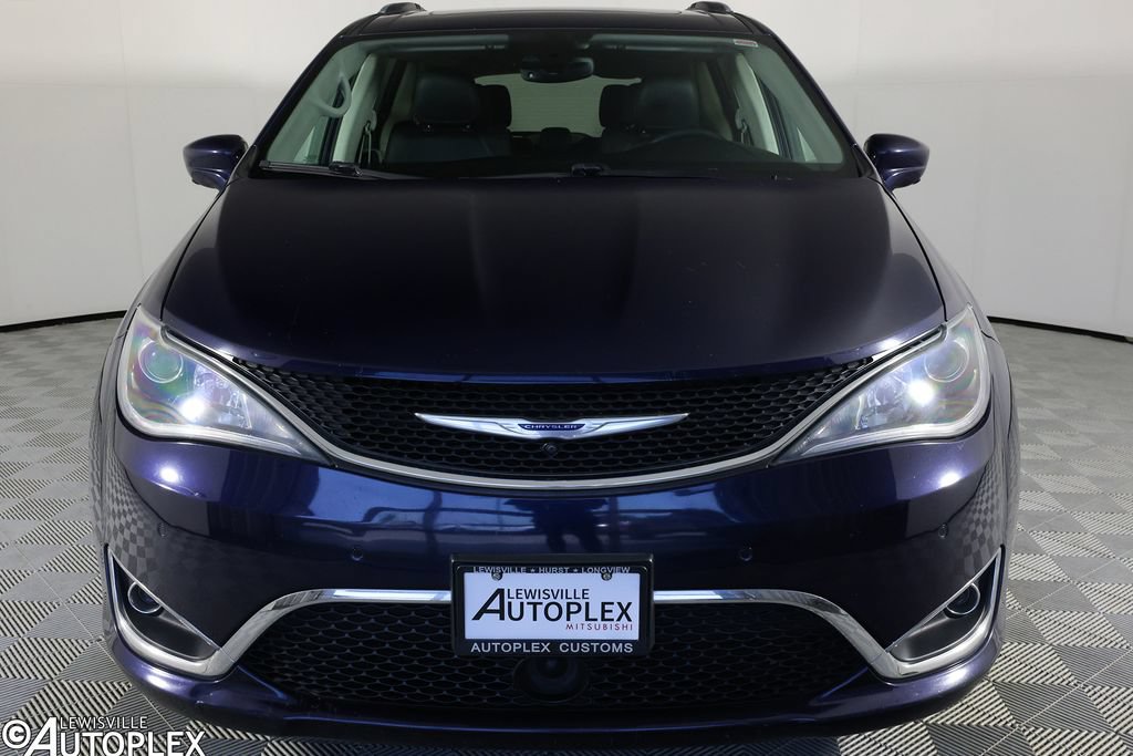 Used 2019 Chrysler Pacifica Touring-L Plus FWD image 2