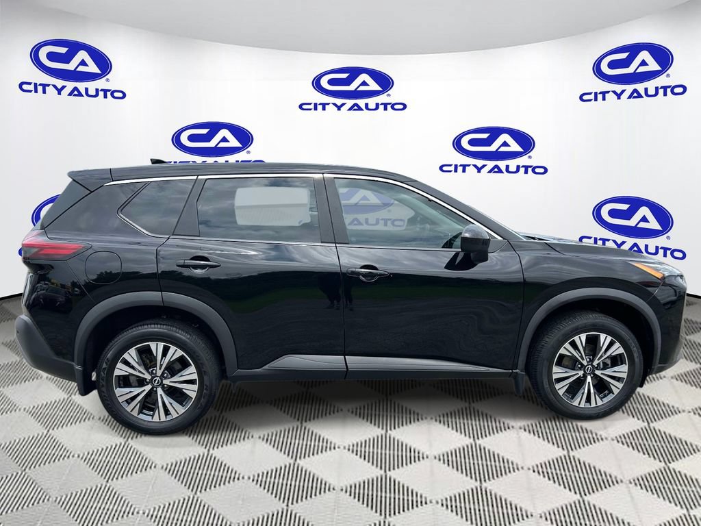 Used 2023 Nissan Rogue SV FWD image 2