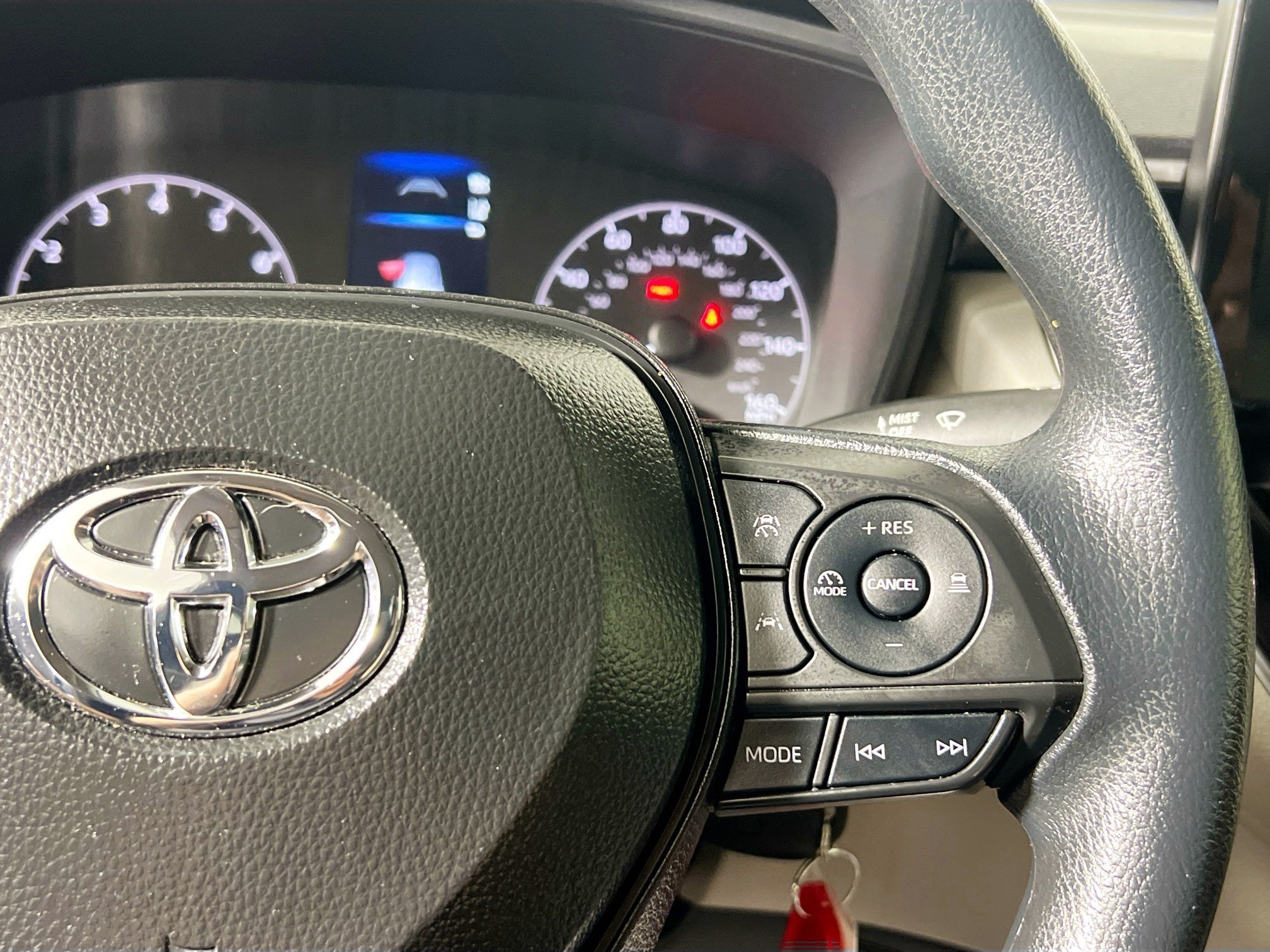 Used 2025 Toyota Corolla Cross L FWD image 19