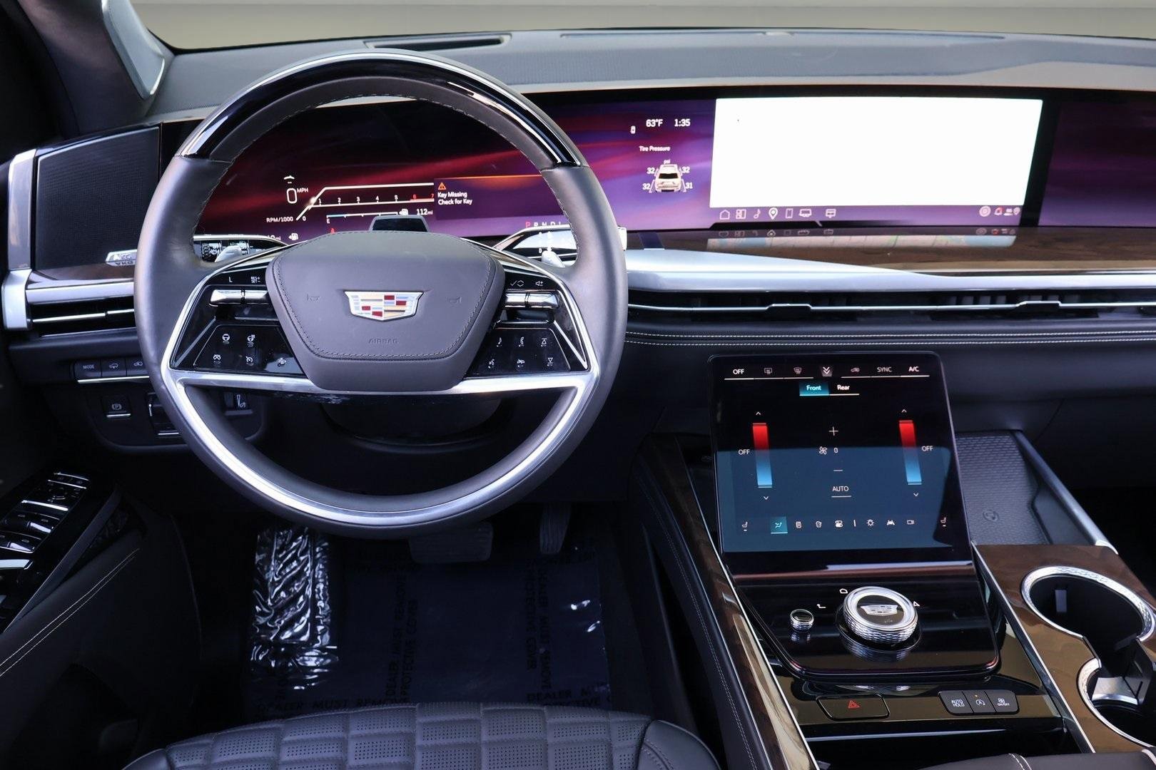 Used 2025 Cadillac Escalade Sport Platinum w/ LPO, ONYX Package image 18