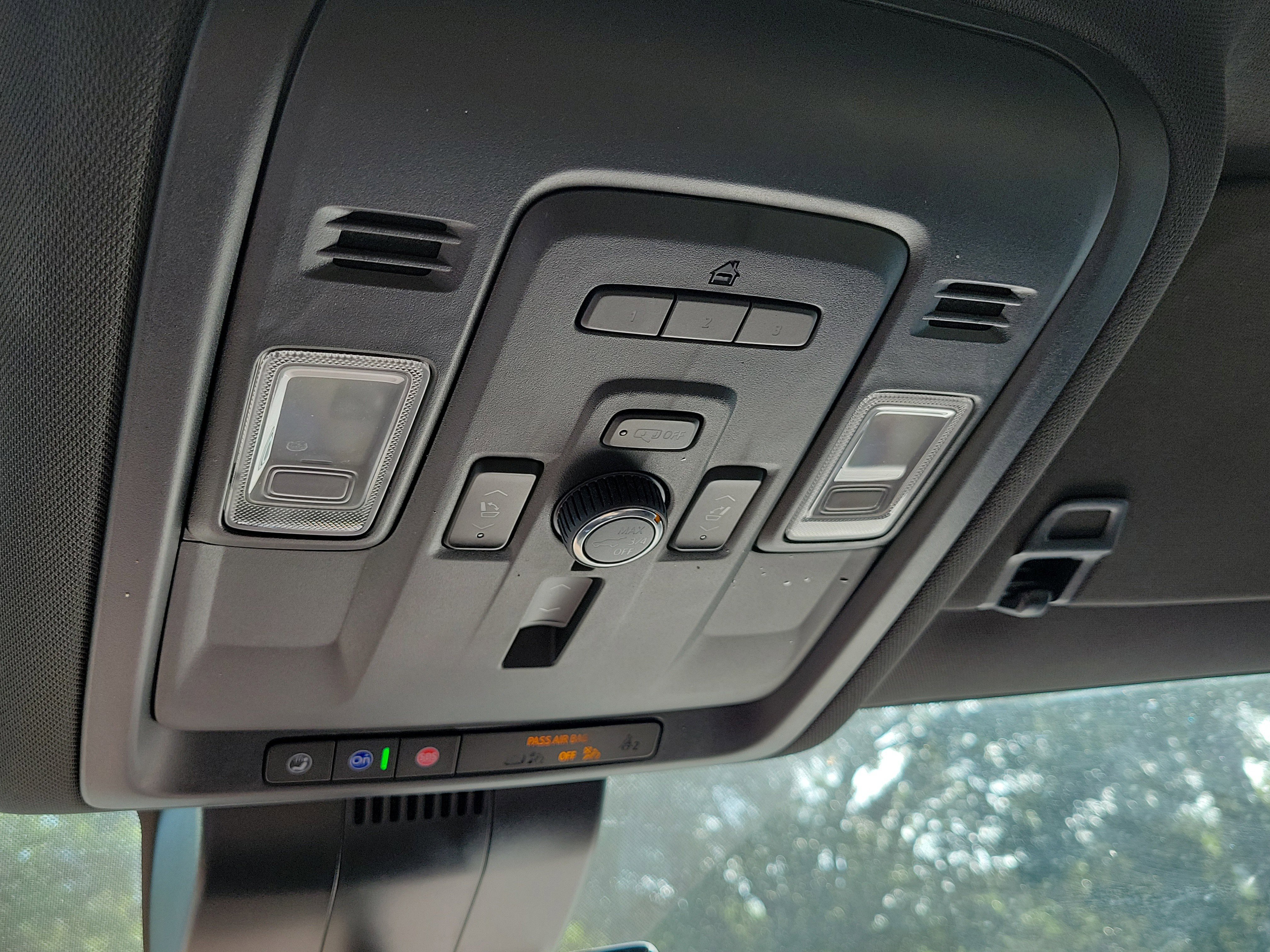 Used 2024 Chevrolet Tahoe High Country RWD image 28