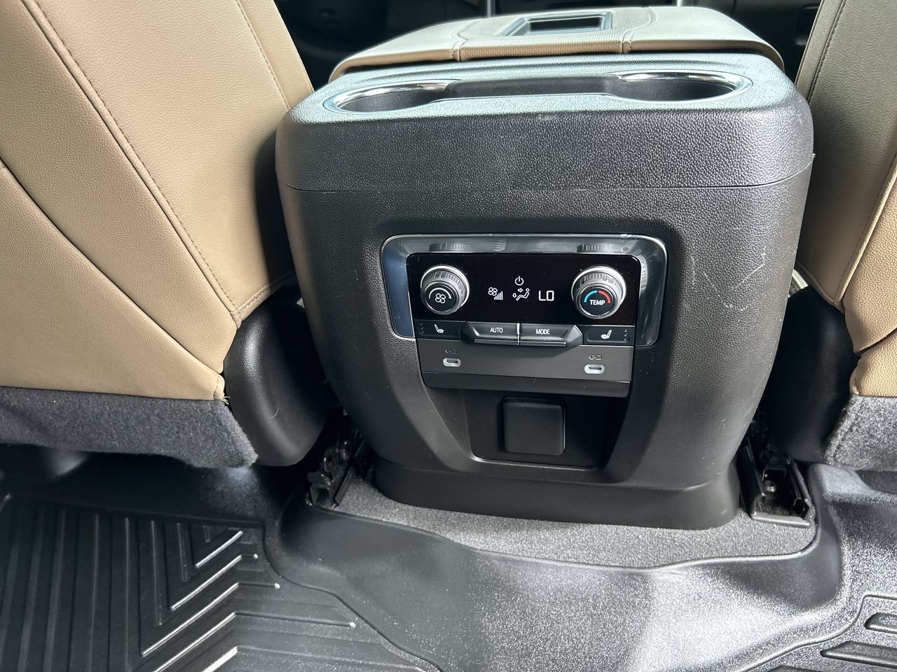 Used 2022 Chevrolet Tahoe Premier AWD/4WD image 20