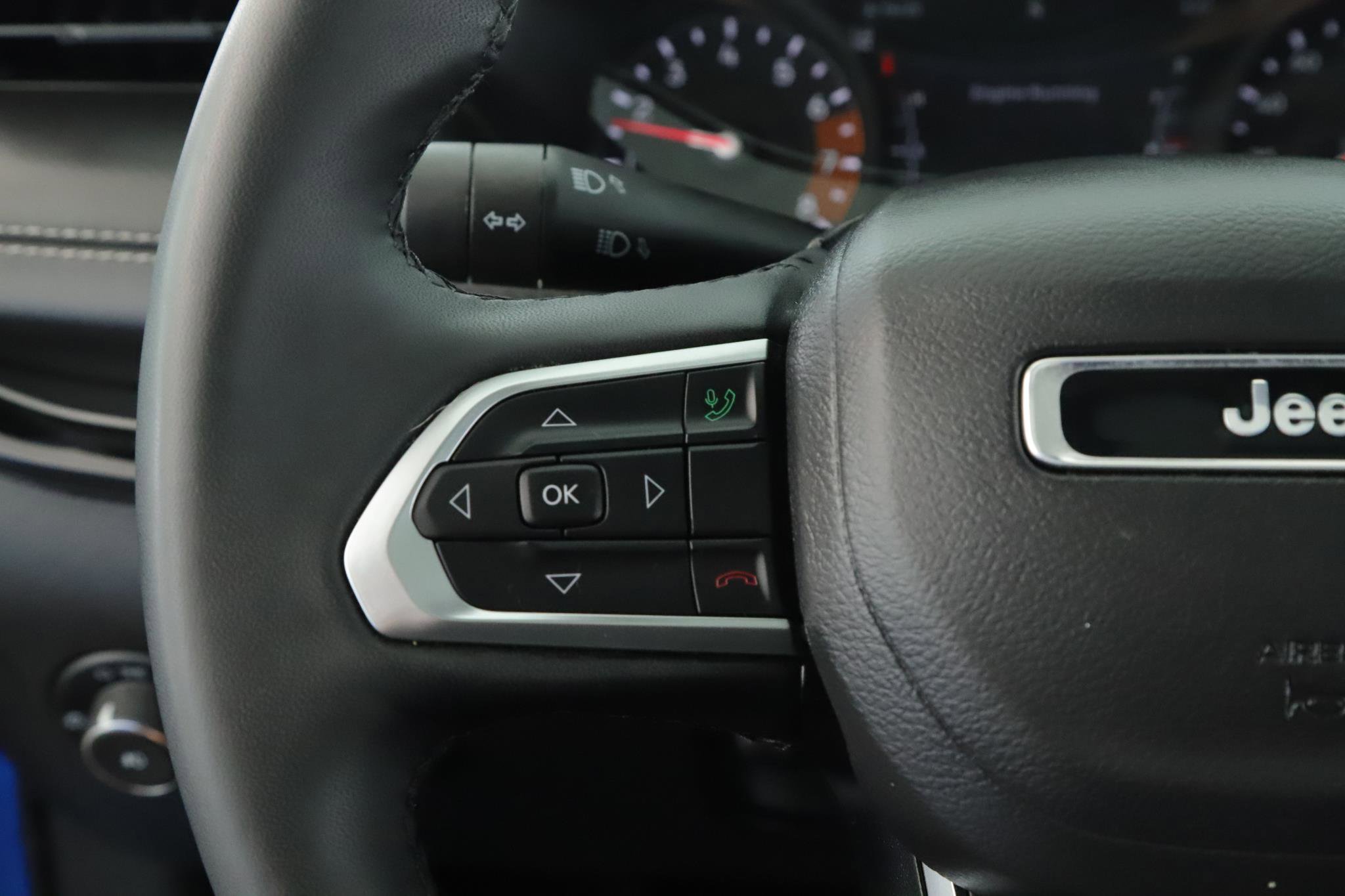 Used 2024 Jeep Compass Latitude w/ Sun and Sound Group image 10