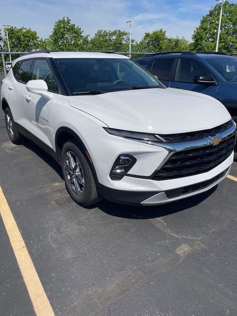 Used 2023 Chevrolet Blazer LT w/ Convenience Package FWD image 4