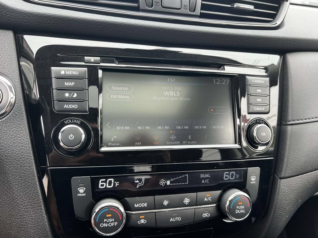 Used 2019 Nissan Rogue SV w/ Sun & Sound Touring Package AWD/4WD image 28