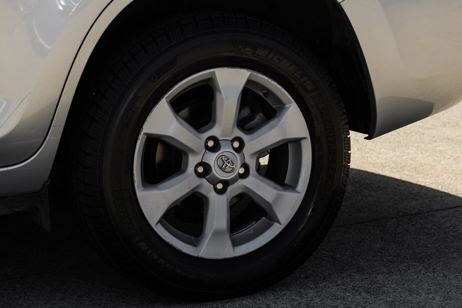 Used 2014 Toyota RAV4 EV FWD image 53