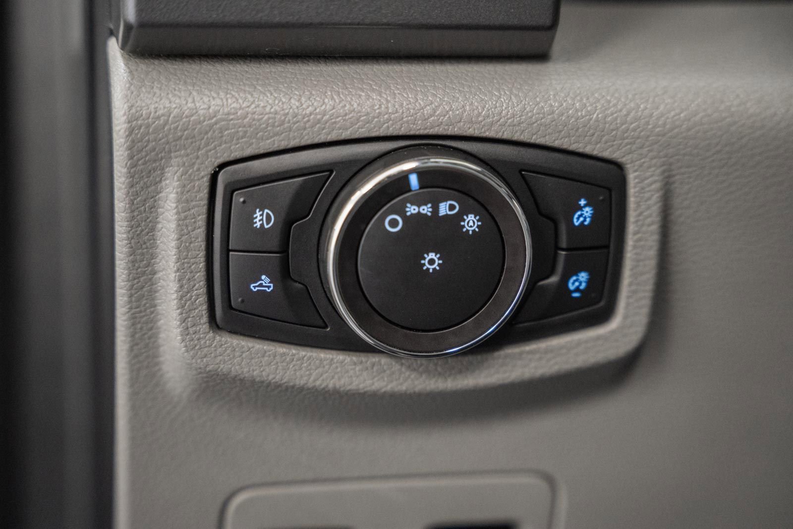 Used 2018 Ford F150 XLT w/ Equipment Group 302A Luxury image 43