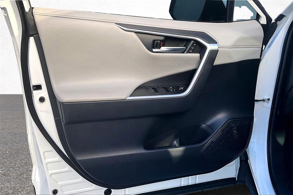 Certified 2020 Toyota RAV4 Limited image 20