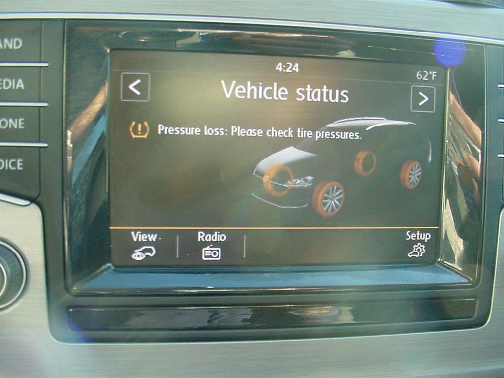 Used 2015 Volkswagen Golf SE image 22