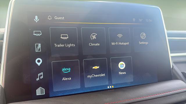 Used 2022 Chevrolet Suburban RST w/ Sport Performance Package AWD/4WD image 18