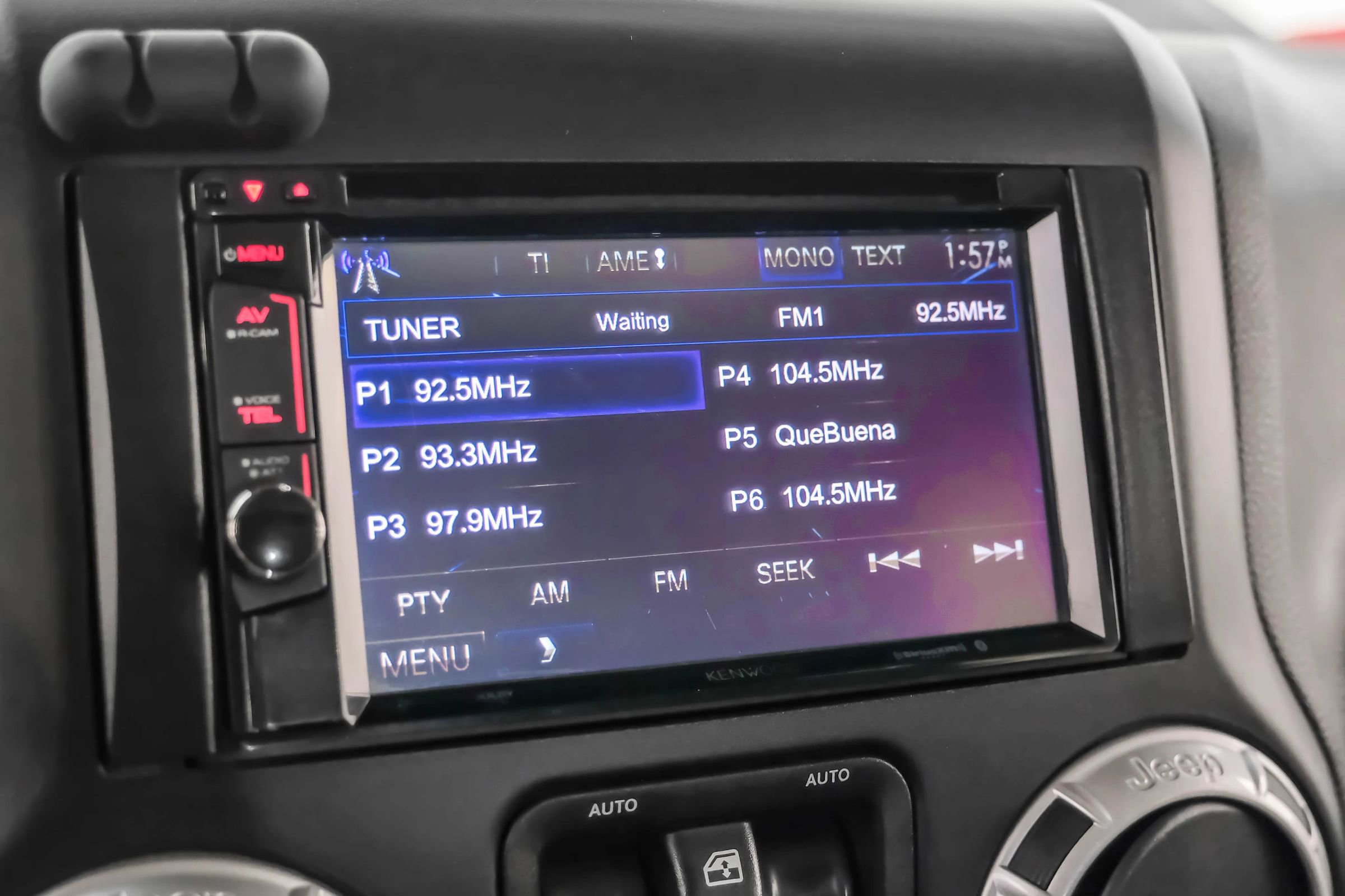 Used 2014 Jeep Wrangler Unlimited Sahara image 17