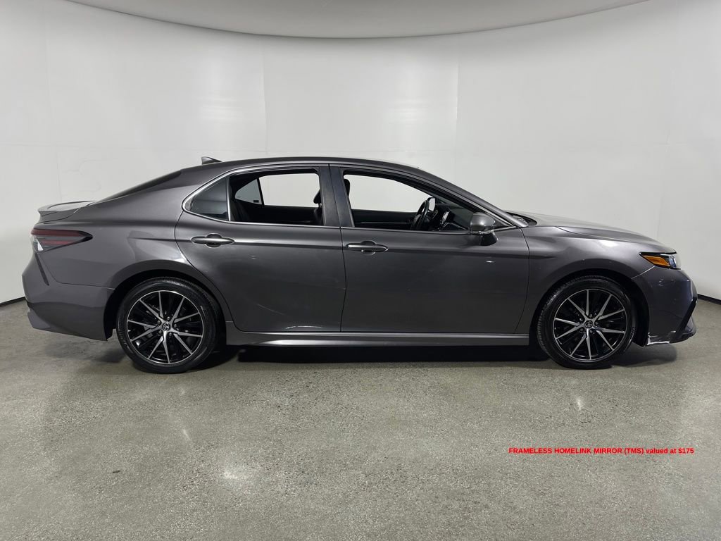 Used 2023 Toyota Camry SE image 2