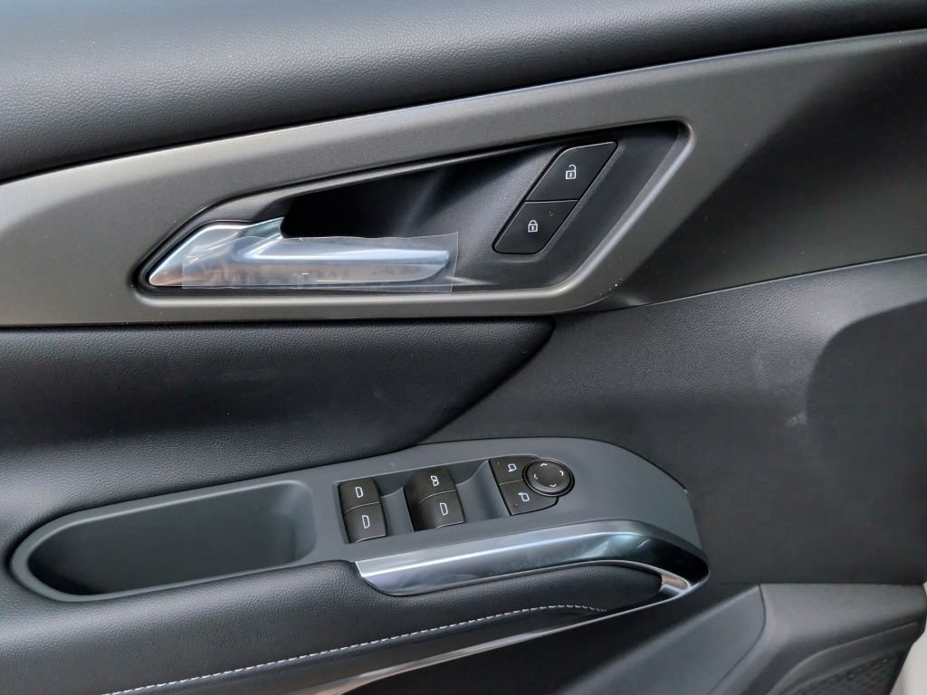 New 2027 Chevrolet Traverse LT w/ Midnight/Sport Edition FWD image 11