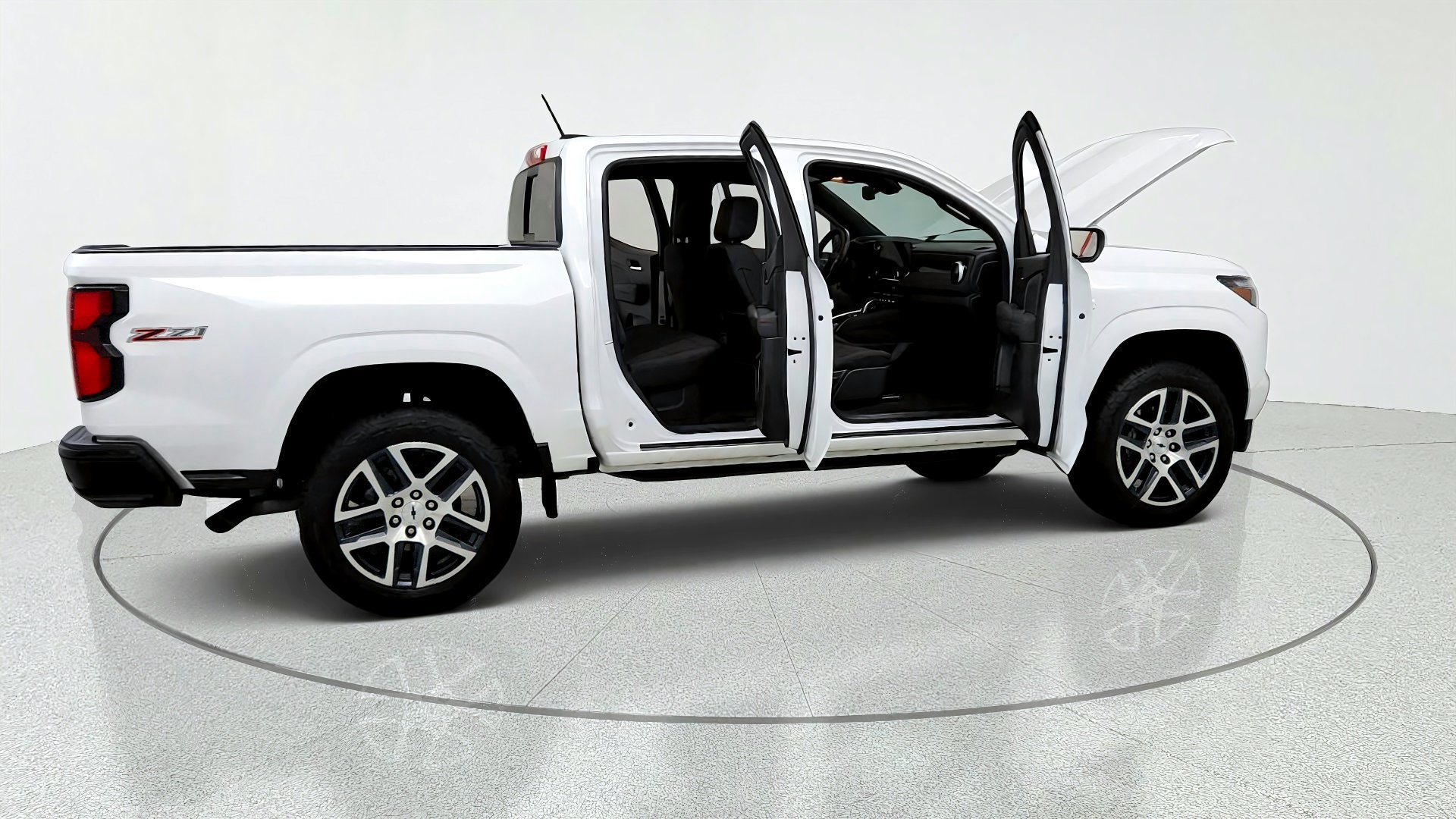 Used 2024 Chevrolet Colorado Z71 AWD/4WD image 13
