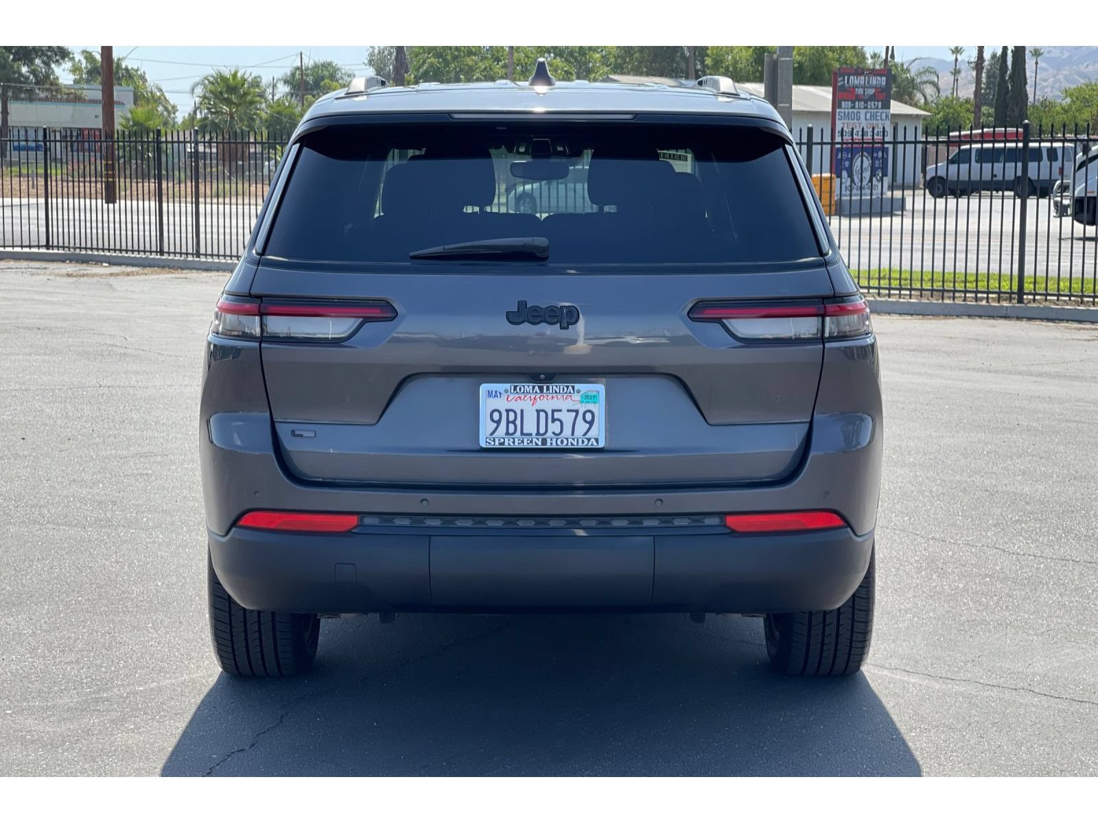 Used 2022 Jeep Grand Cherokee L Laredo RWD image 4