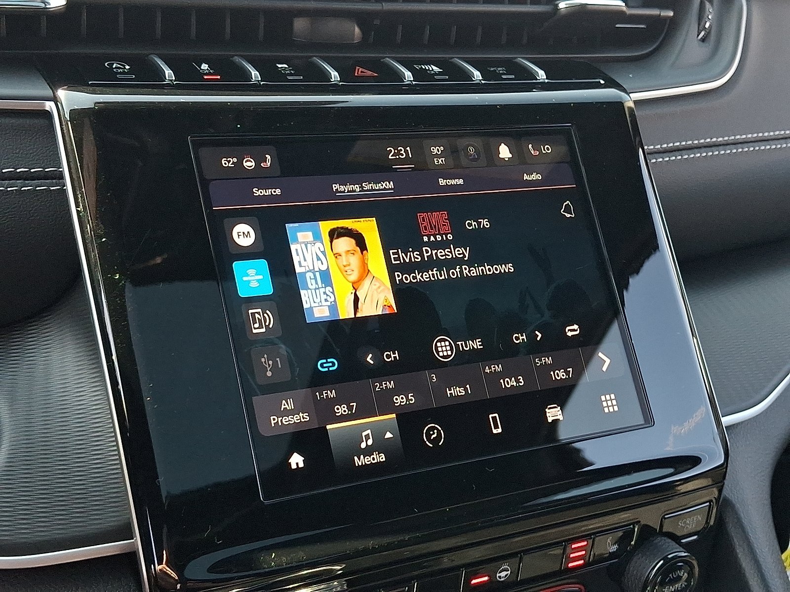New 2025 Jeep Grand Cherokee Laredo X w/ Luxury Tech Group I AWD/4WD image 16