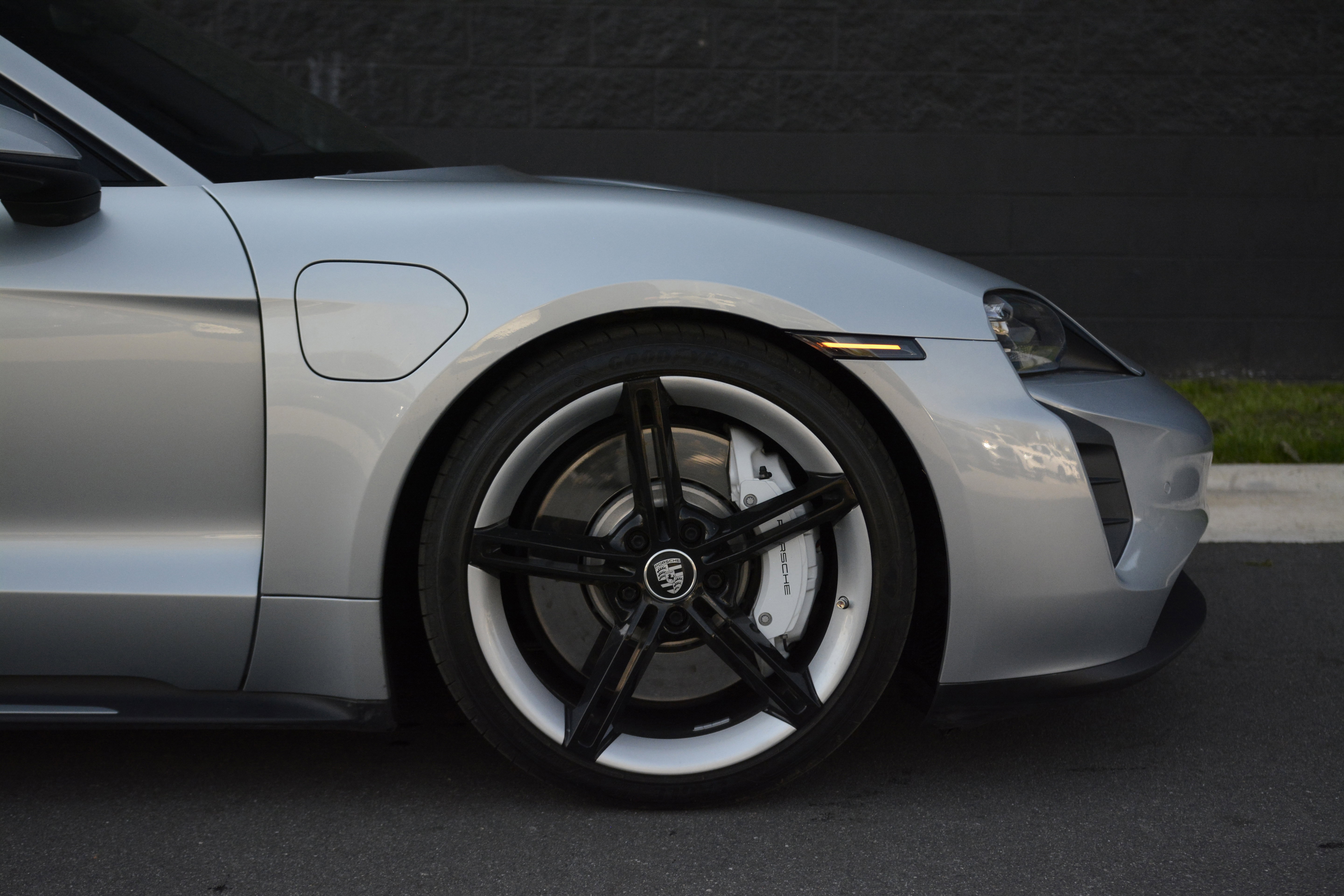 Certified 2022 Porsche Taycan 4S image 43