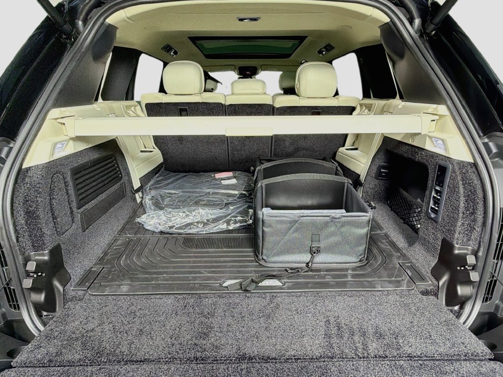 New 2027 Land Rover Range Rover Long Wheelbase SE AWD/4WD image 27