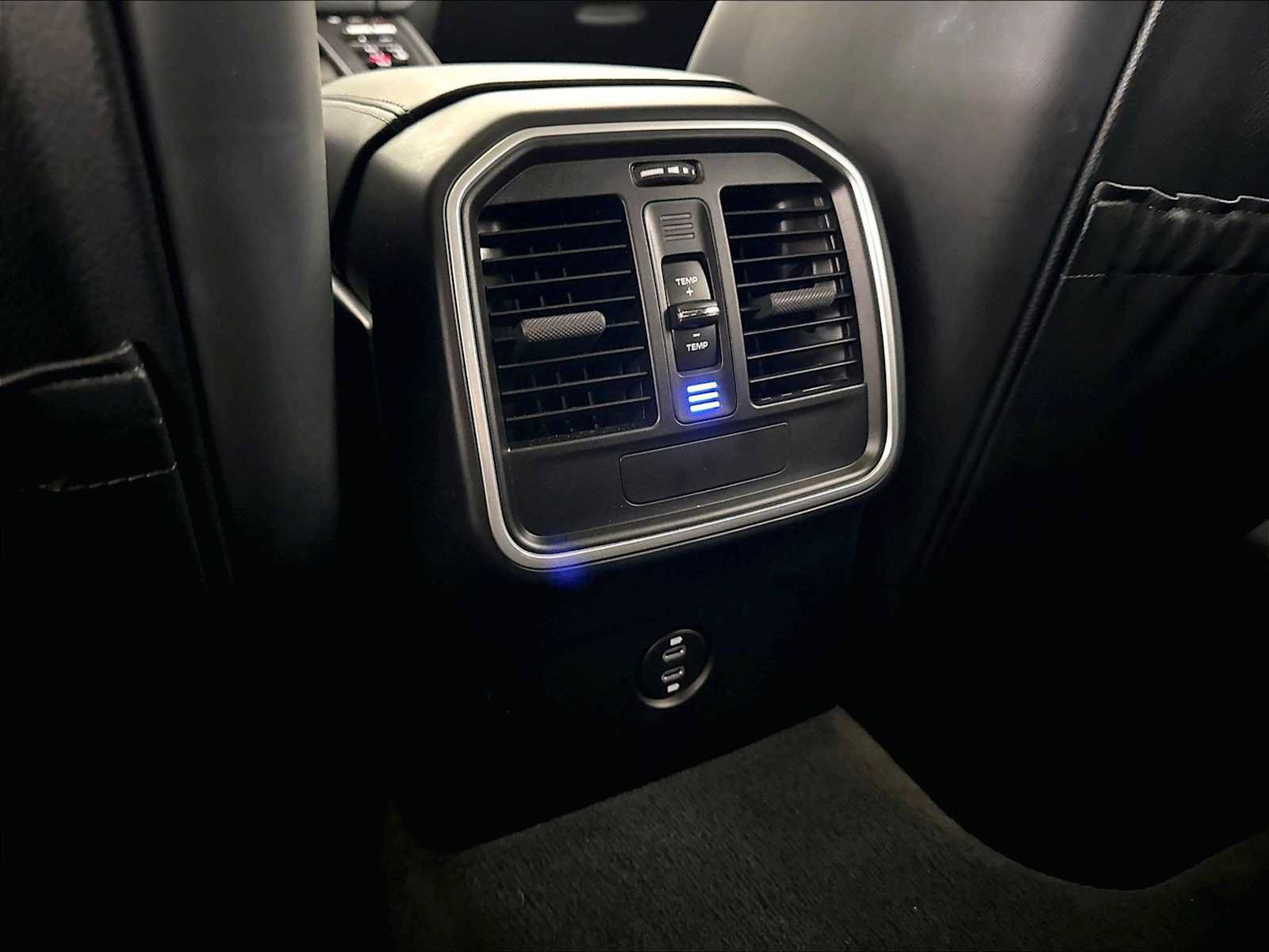 Used 2026 Porsche Macan Turbo AWD/4WD image 29
