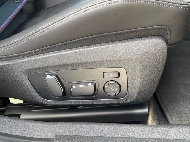 Used 2025 BMW M3 image 30
