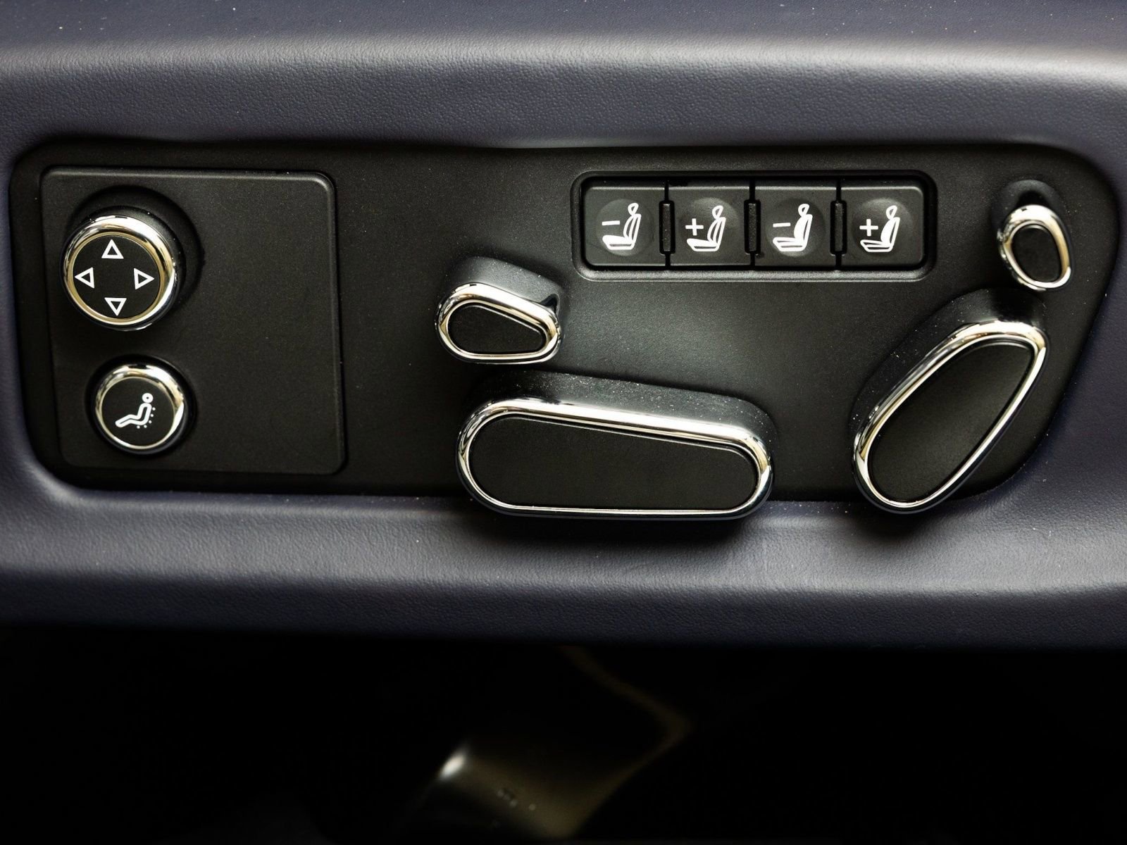 Used 2024 Bentley Continental GT AWD/4WD image 28