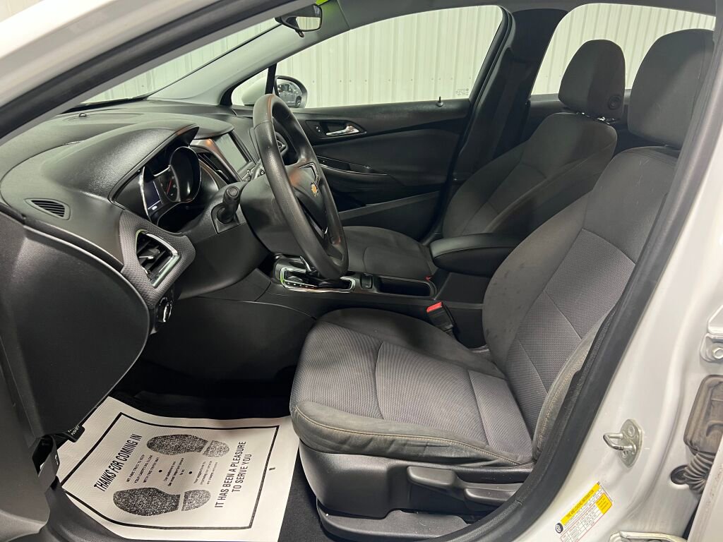 Used 2019 Chevrolet Cruze LS image 5