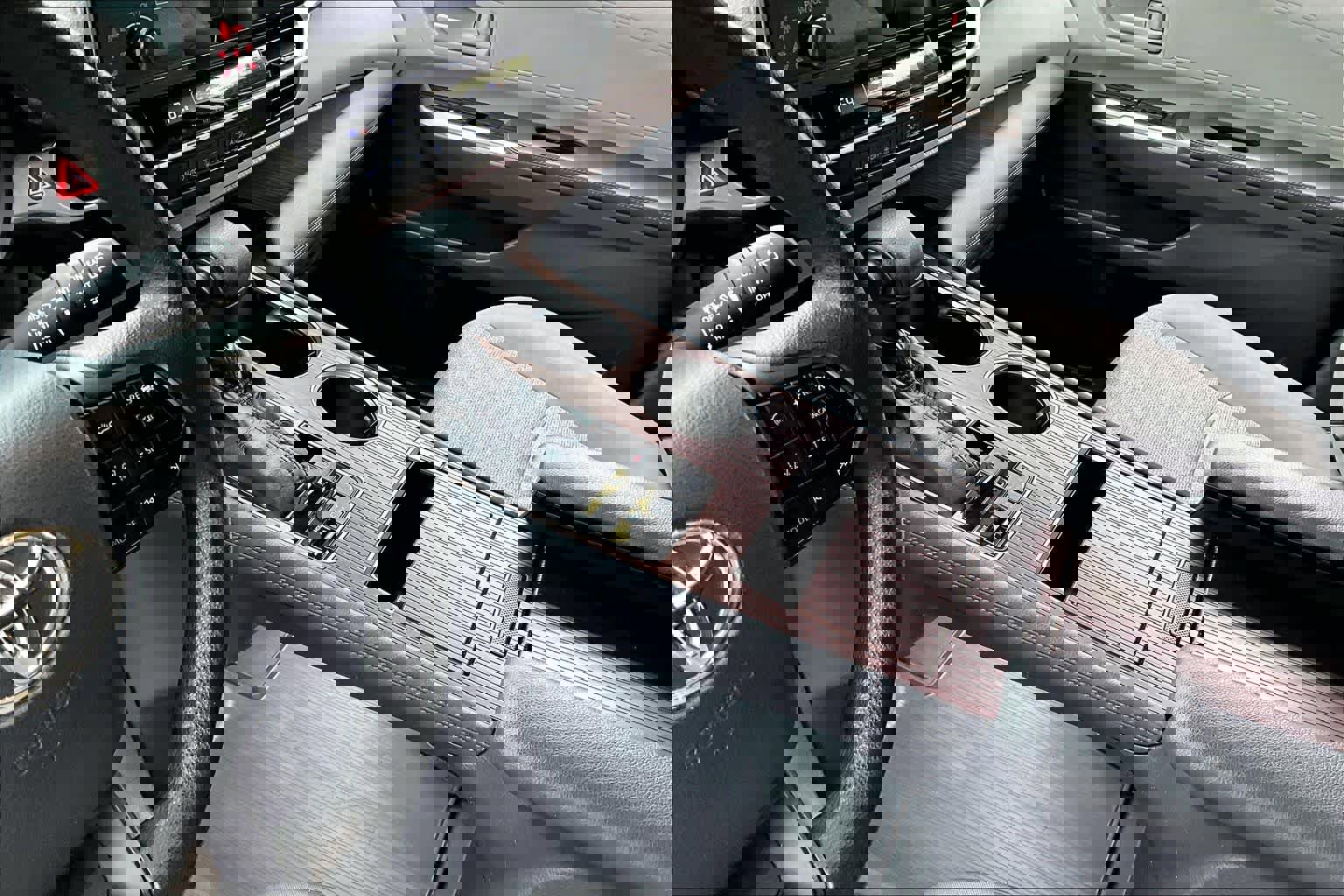 Certified 2022 Toyota Sienna LE image 16