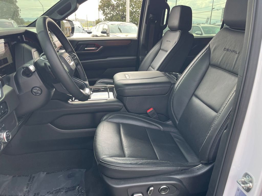 Used 2025 GMC Yukon XL Denali image 20