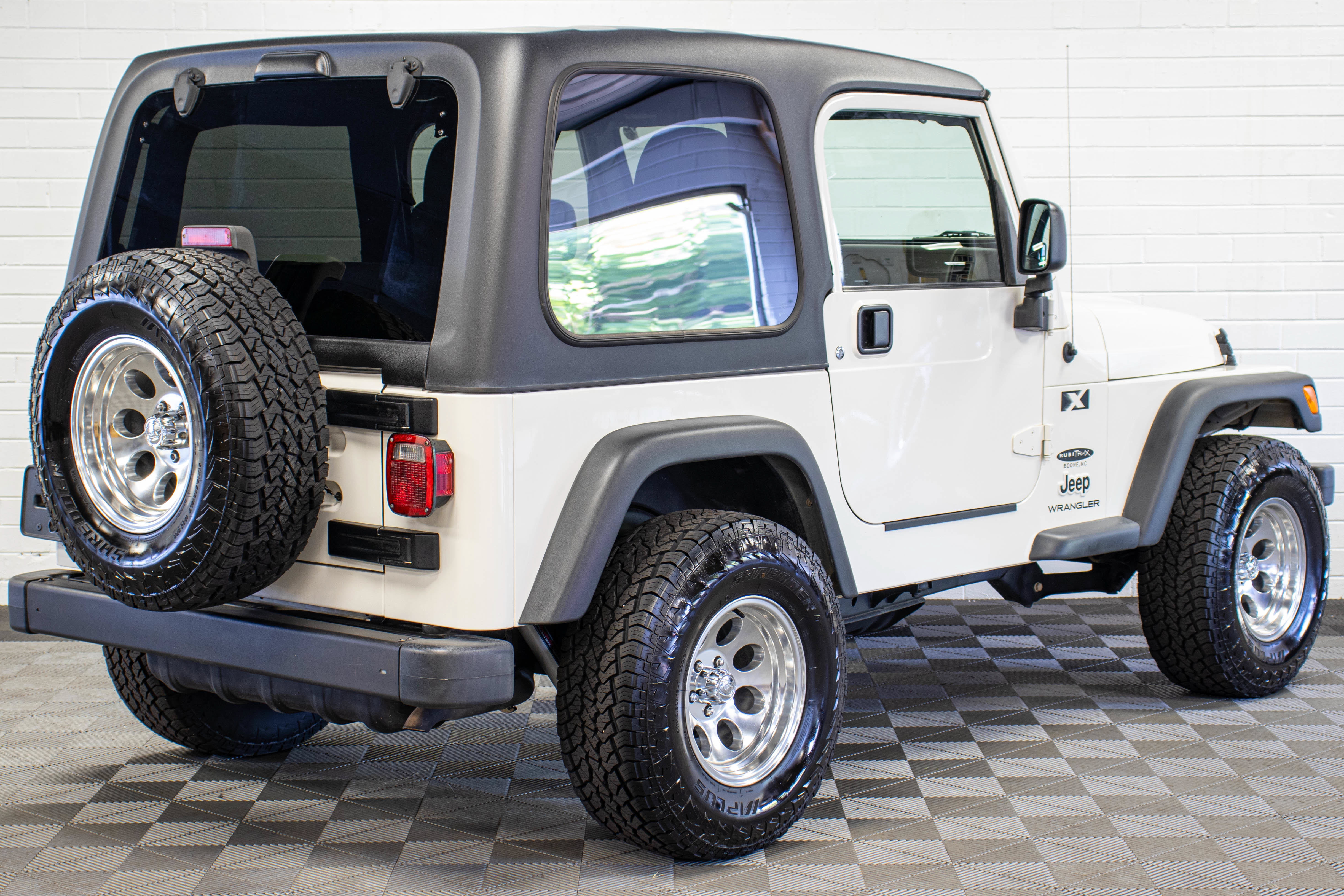 Used 2004 Jeep Wrangler X w/ Convenience Group AWD/4WD image 3