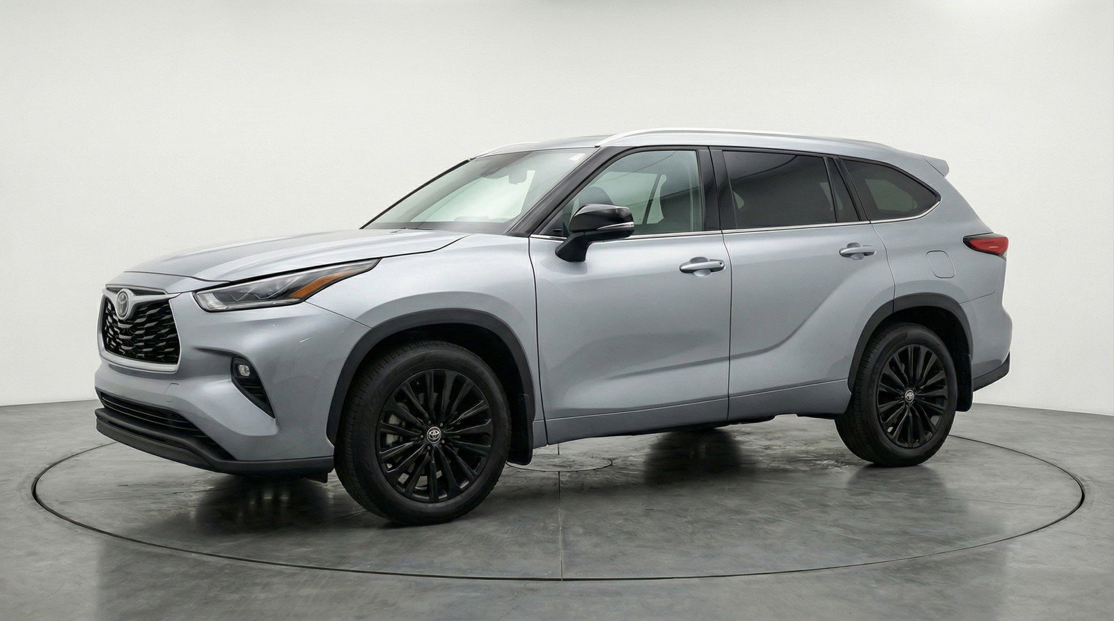 Used 2025 Toyota Highlander XSE image 3