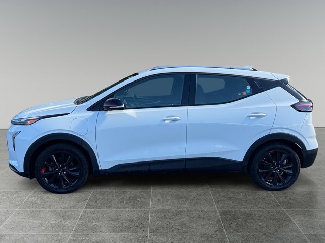 Used 2023 Chevrolet Bolt EUV LT w/ Comfort Package FWD image 2