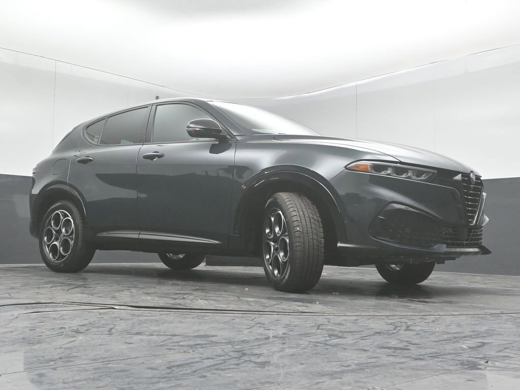 New 2026 Alfa Romeo Tonale w/ Active Assist Package AWD/4WD image 38