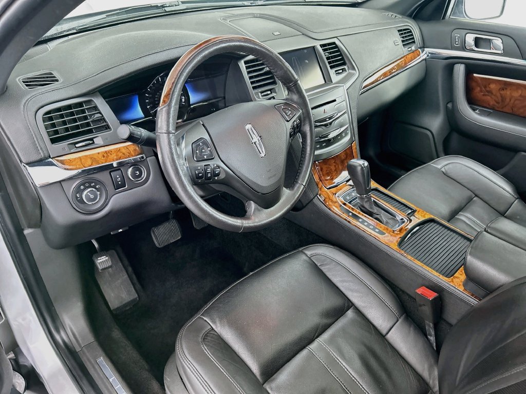 Used 2015 Lincoln MKS AWD w/ Equipment Group 201A image 9