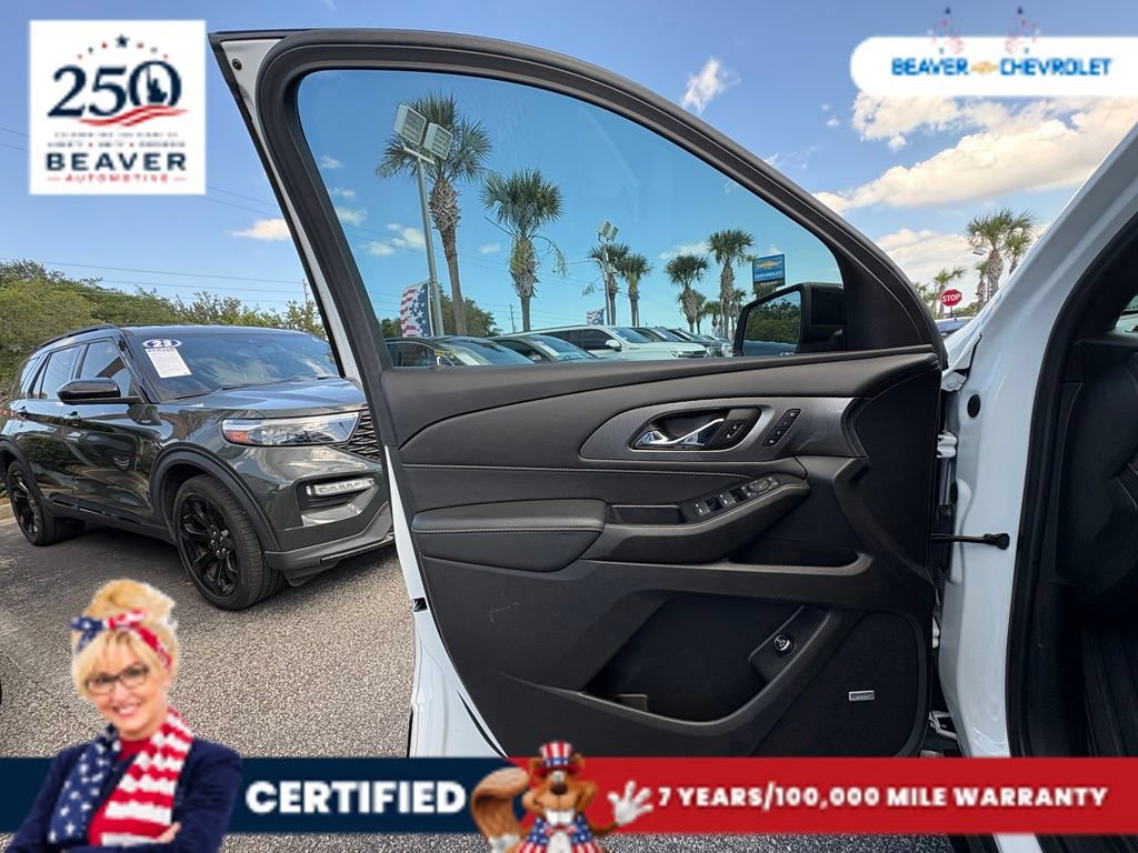 Used 2023 Chevrolet Traverse Premier w/ Redline Edition FWD image 31
