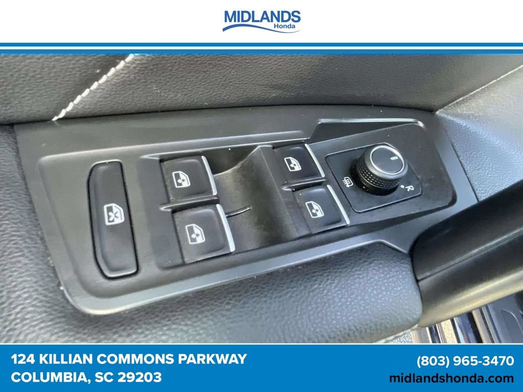 Used 2024 Volkswagen Tiguan SE FWD image 19