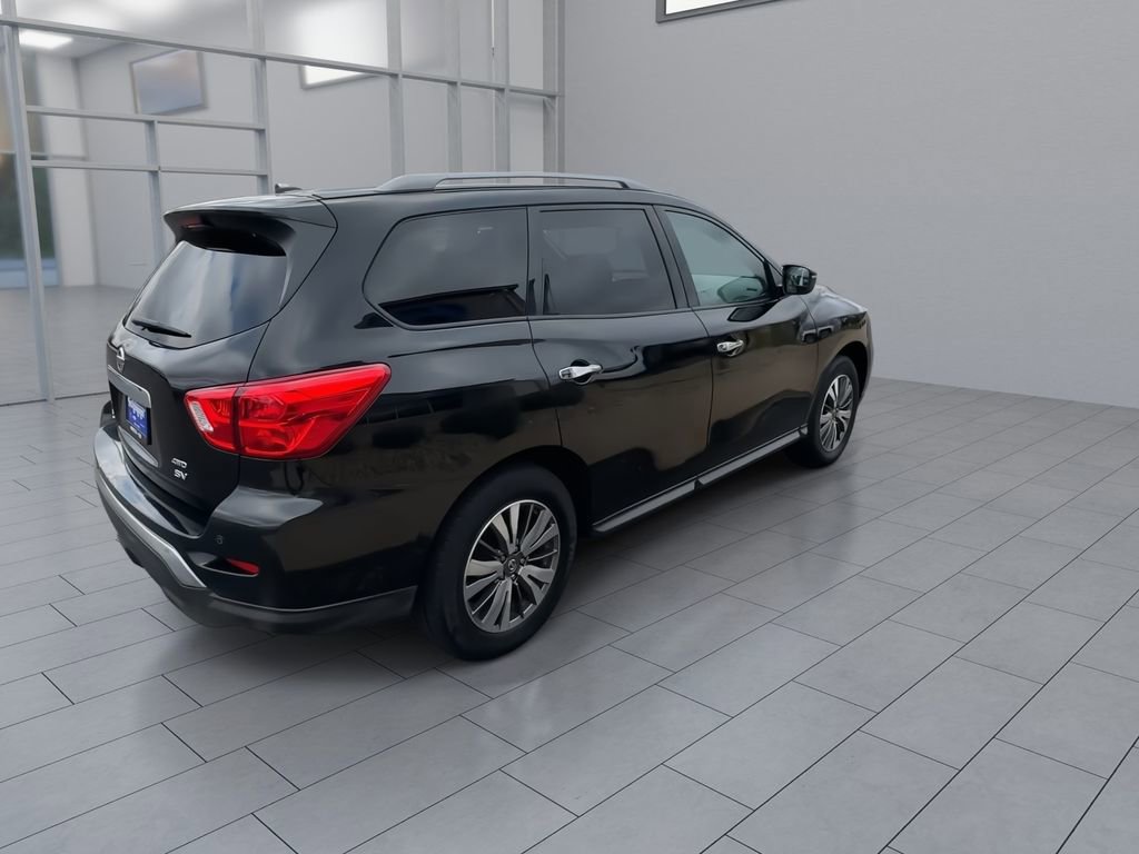 Used 2018 Nissan Pathfinder SV image 8